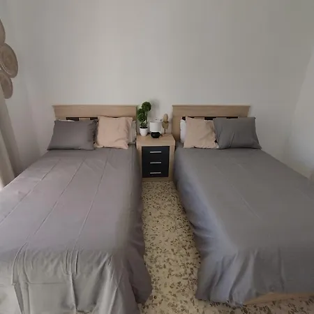 Rent4 Huelin *